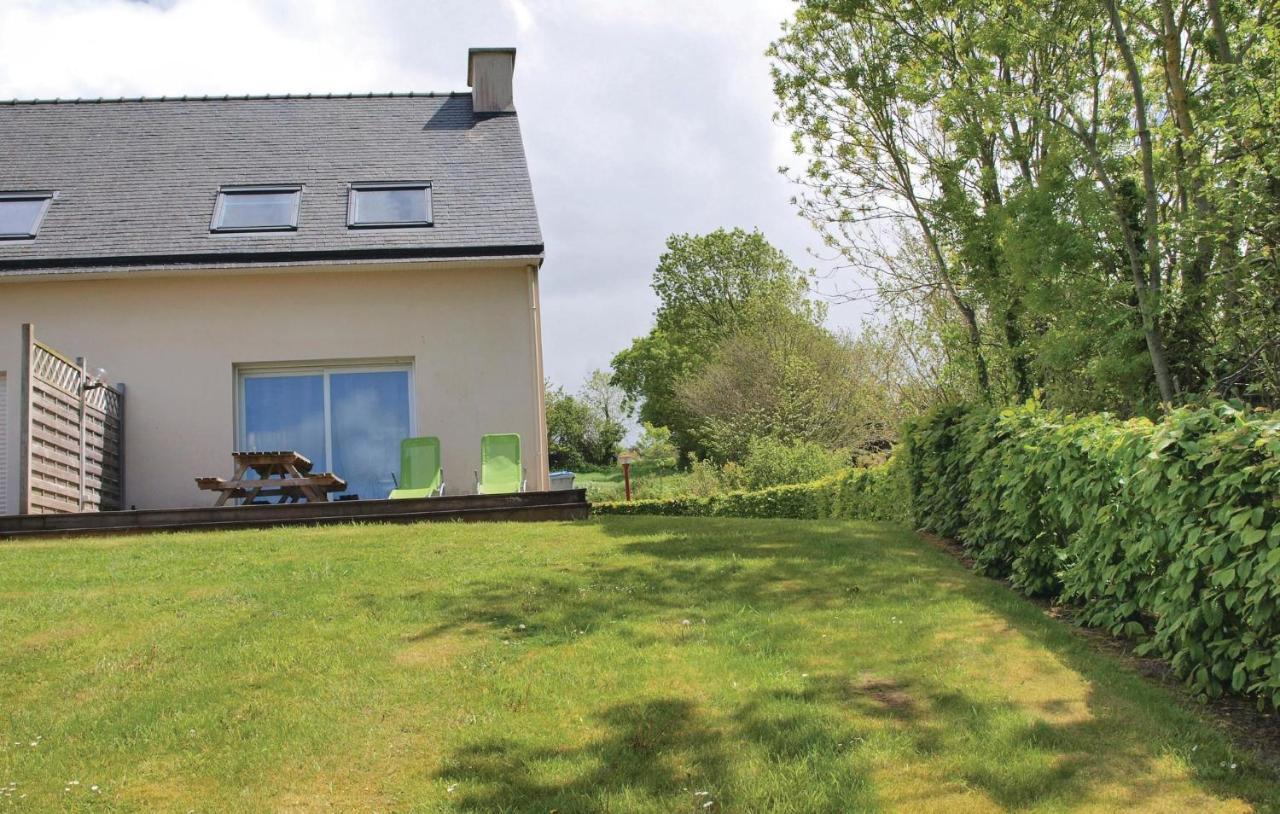 2 Bedroom Nice Home In Plestin Les Greves Luaran gambar