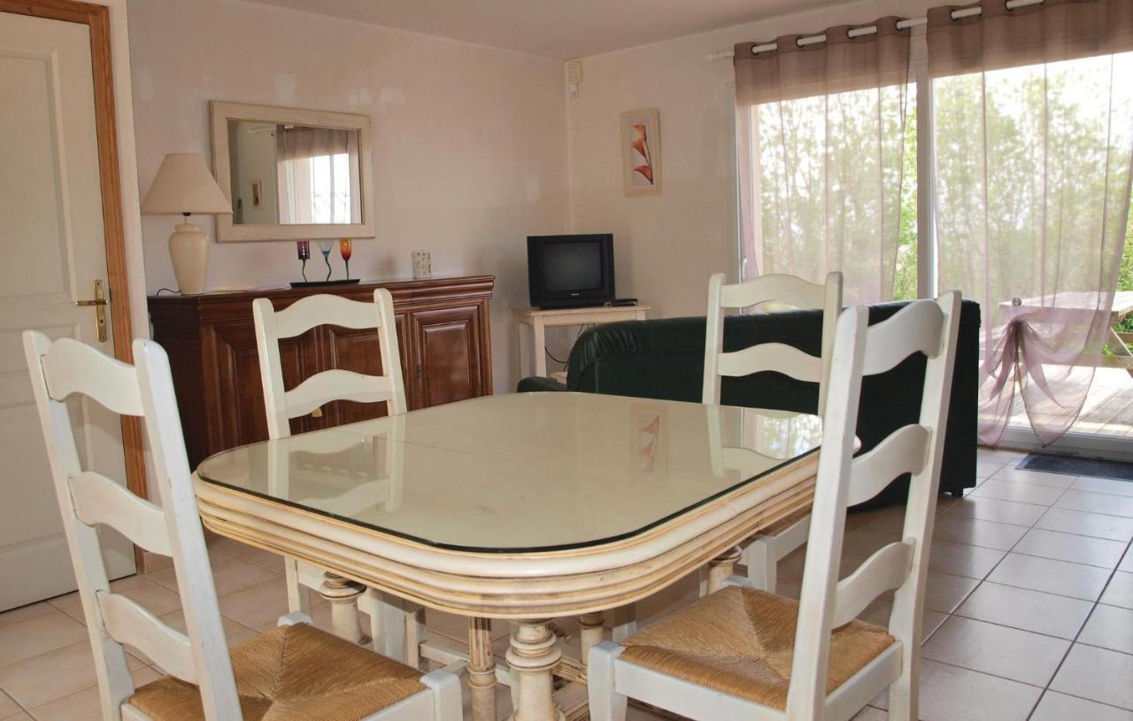 2 Bedroom Nice Home In Plestin Les Greves Luaran gambar